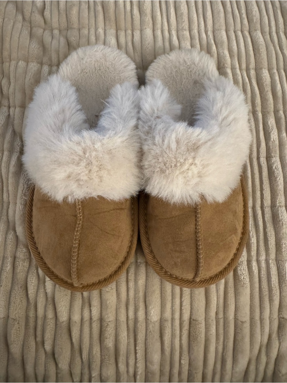 Cat & Jack Kids Faux-Shearling Slip-On Slippers in Chestnut and Cream